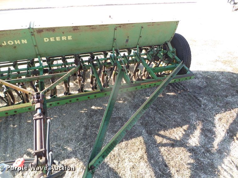 image for item DH4854 John Deere DRA grain drill