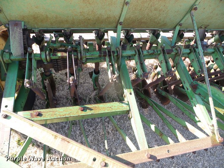 image for item DH4854 John Deere DRA grain drill