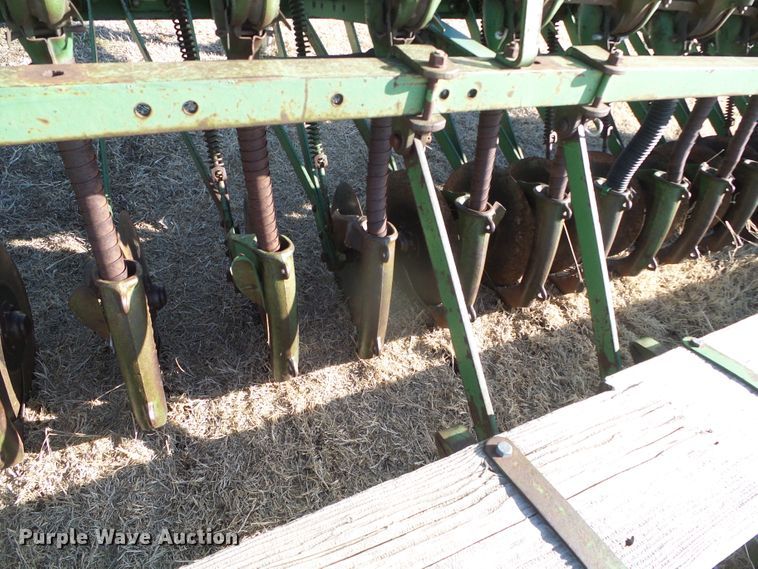 image for item DH4854 John Deere DRA grain drill
