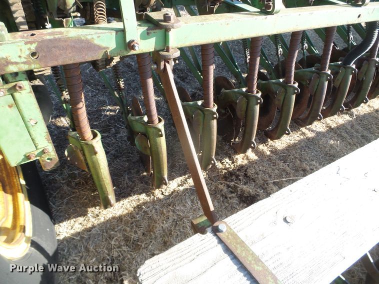 image for item DH4854 John Deere DRA grain drill