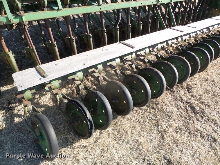 image for item DH4854 John Deere DRA grain drill