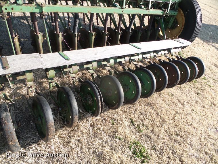 image for item DH4854 John Deere DRA grain drill