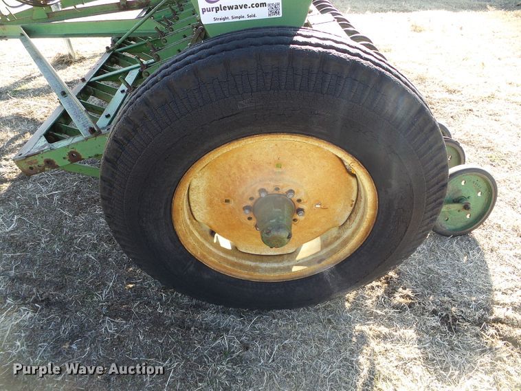 image for item DH4854 John Deere DRA grain drill