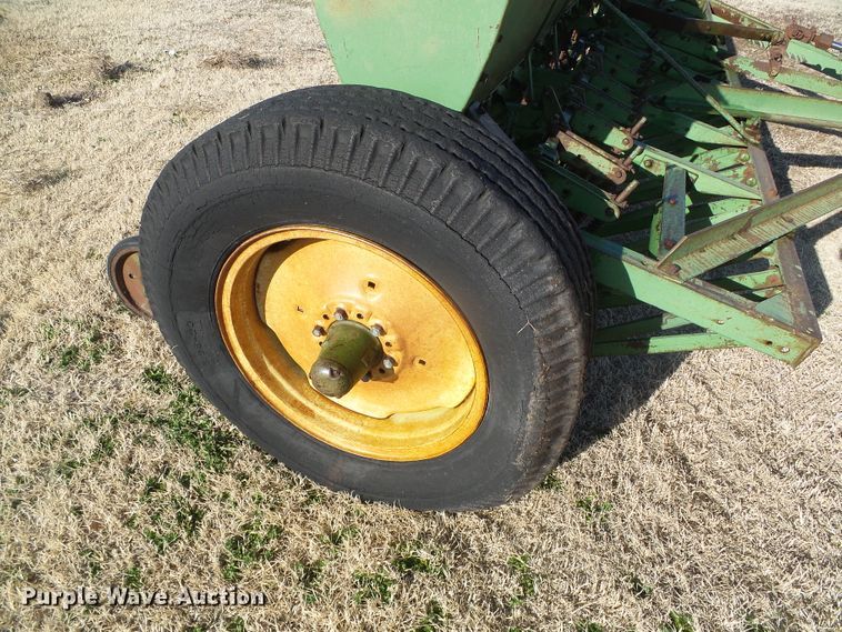 image for item DH4854 John Deere DRA grain drill