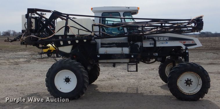 image for item DH6448 2005 SpraCoupe 4450 sprayer