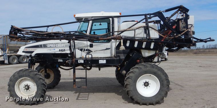 image for item DH6448 2005 SpraCoupe 4450 sprayer