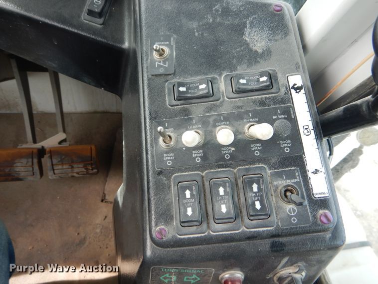 image for item DH6448 2005 SpraCoupe 4450 sprayer