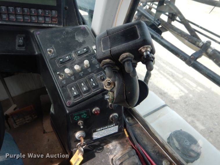 image for item DH6448 2005 SpraCoupe 4450 sprayer