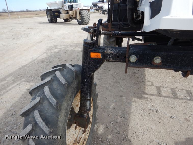 image for item DH6448 2005 SpraCoupe 4450 sprayer