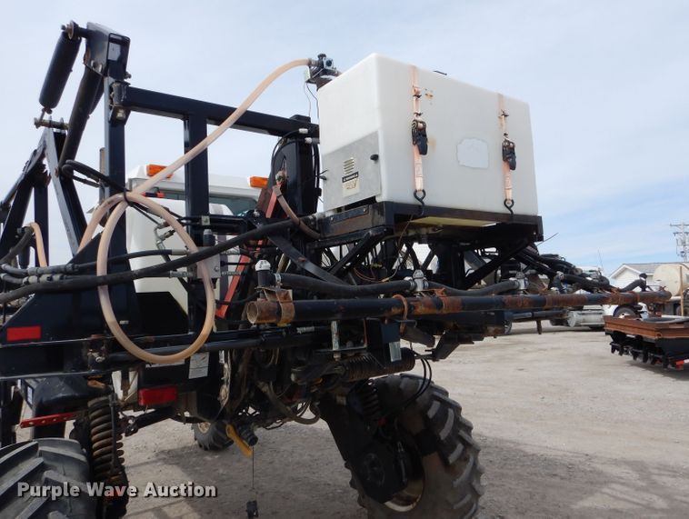 image for item DH6448 2005 SpraCoupe 4450 sprayer