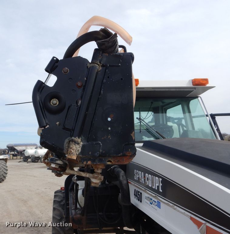 image for item DH6448 2005 SpraCoupe 4450 sprayer