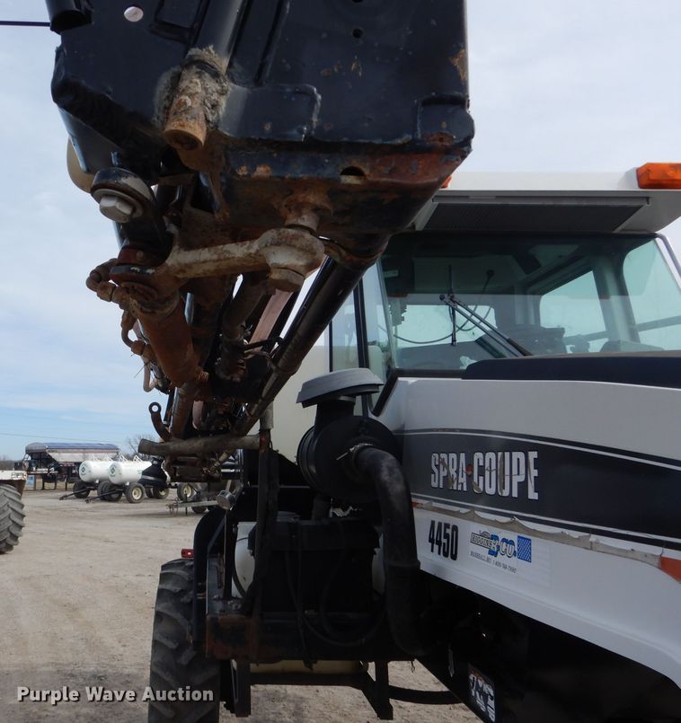 image for item DH6448 2005 SpraCoupe 4450 sprayer