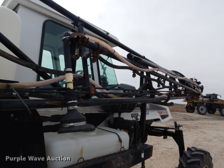 image for item DH6448 2005 SpraCoupe 4450 sprayer