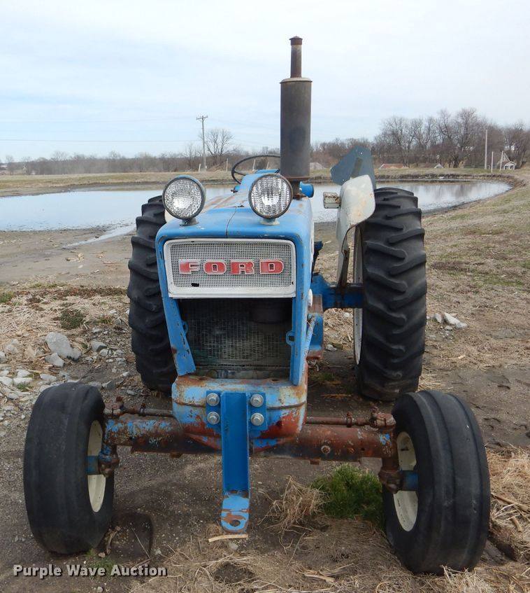 image for item DH6449 Ford 5000 tractor