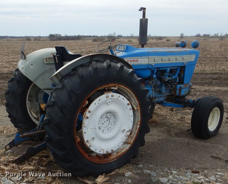 image for item DH6449 Ford 5000 tractor