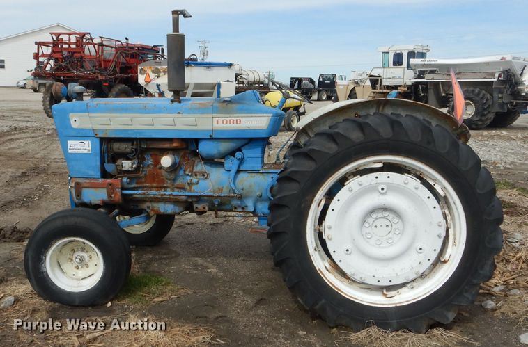 image for item DH6449 Ford 5000 tractor