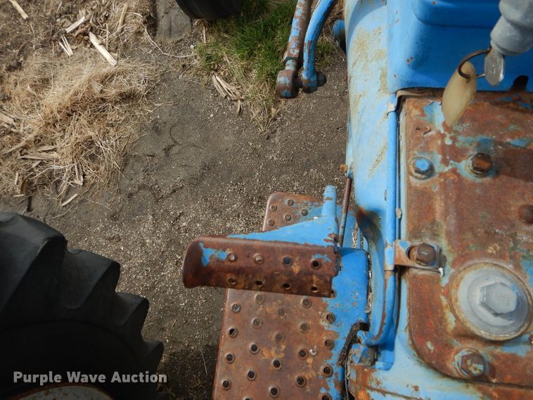 image for item DH6449 Ford 5000 tractor