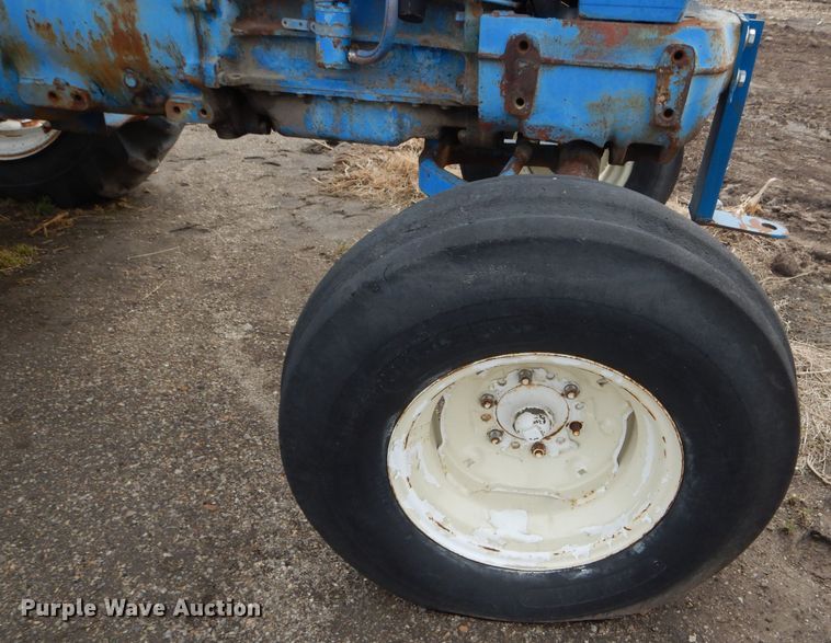 image for item DH6449 Ford 5000 tractor