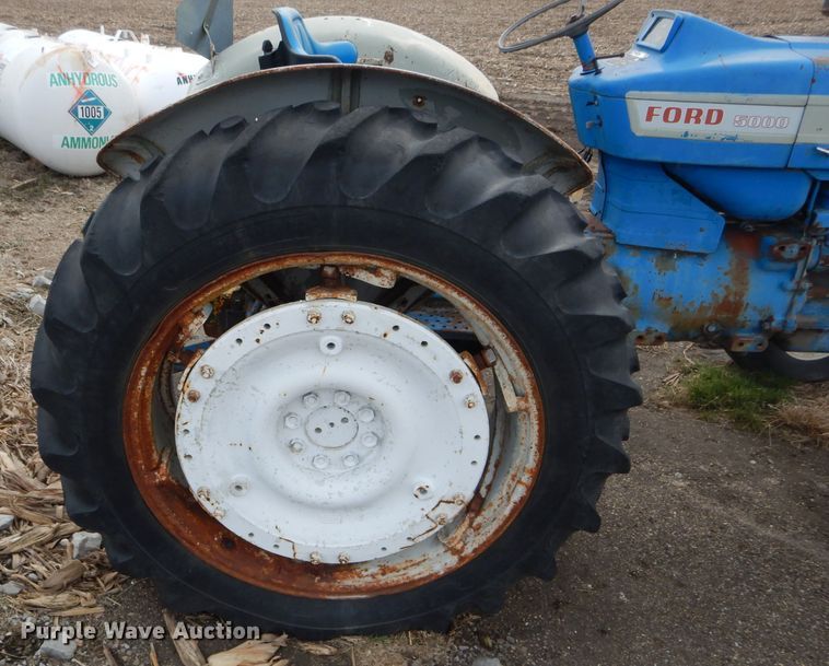 image for item DH6449 Ford 5000 tractor