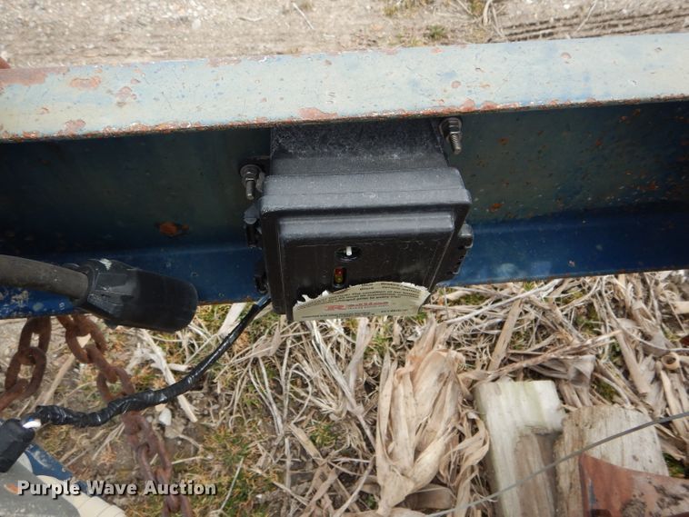 image for item DH6451 2002 Duo Lift 14000E sprayer trailer