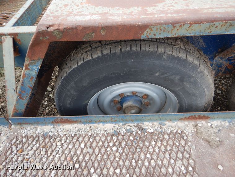 image for item DH6451 2002 Duo Lift 14000E sprayer trailer