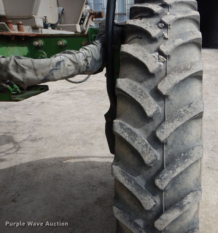 image for item DH6452 2009 John Deere 4930 applicator