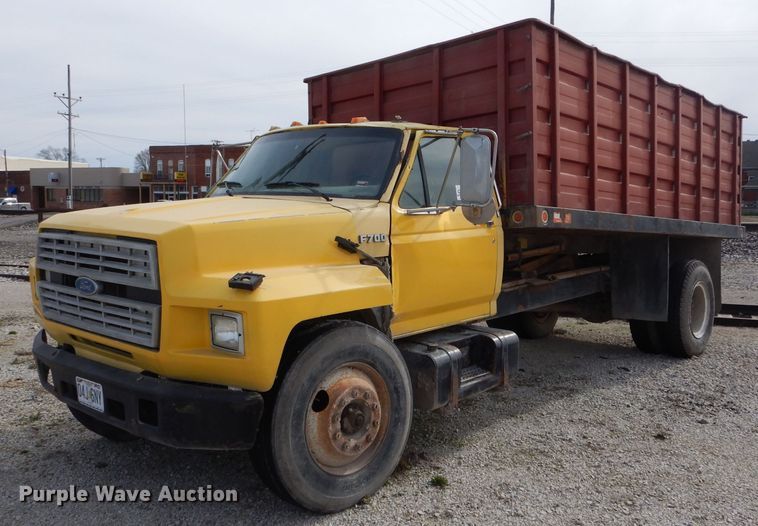 image for item DH6456 1987 Ford F700 grain truck