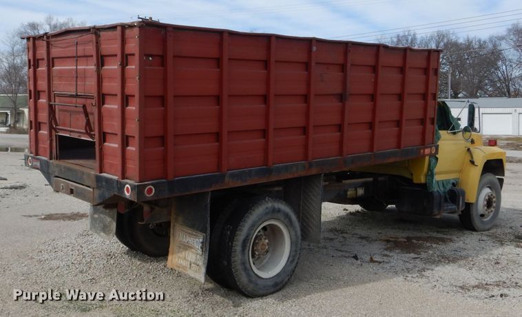 image for item DH6456 1987 Ford F700 grain truck