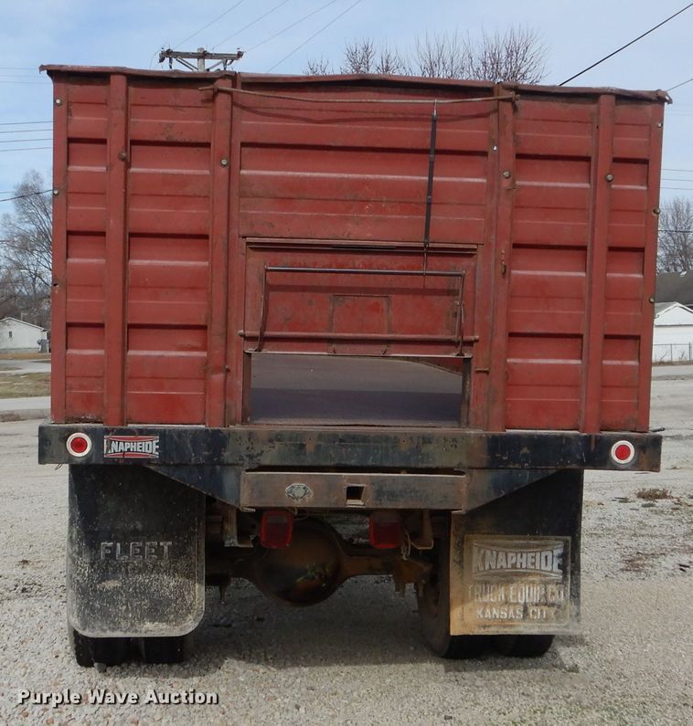 image for item DH6456 1987 Ford F700 grain truck