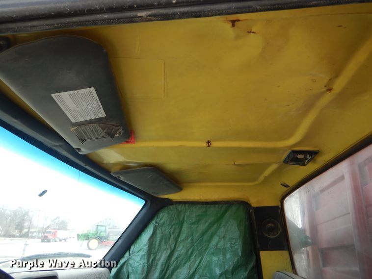 image for item DH6456 1987 Ford F700 grain truck