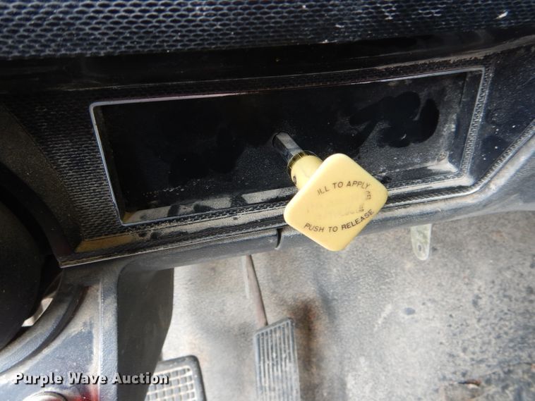 image for item DH6456 1987 Ford F700 grain truck