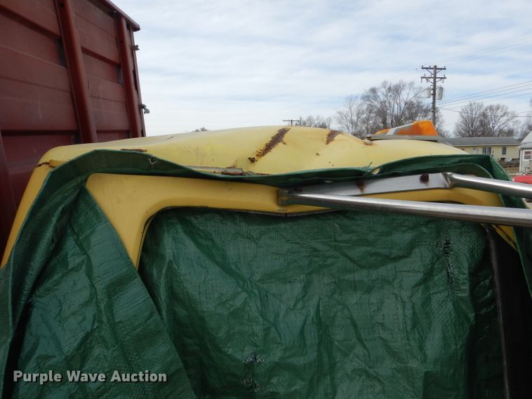 image for item DH6456 1987 Ford F700 grain truck