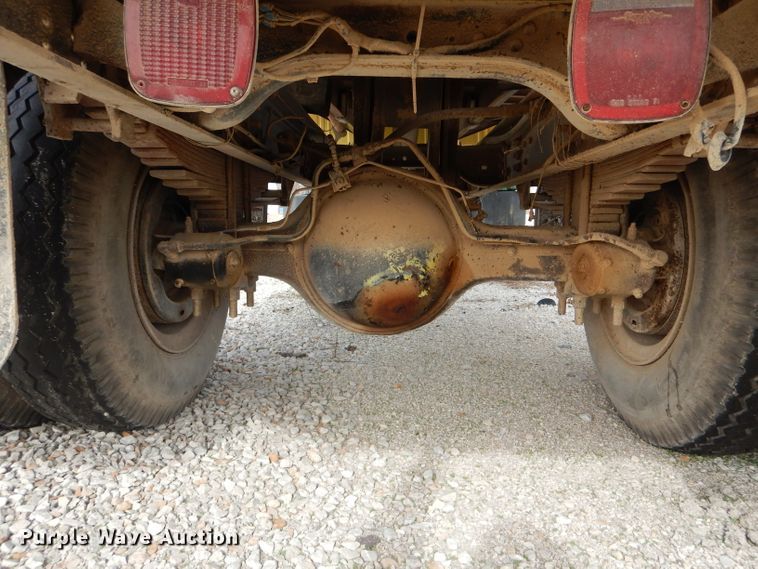 image for item DH6456 1987 Ford F700 grain truck