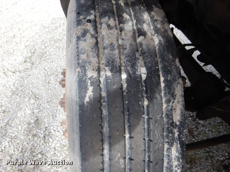 image for item DH6456 1987 Ford F700 grain truck