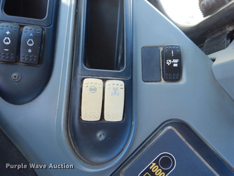 image for item DH6458 2008 Challenger MT635B MFWD tractor