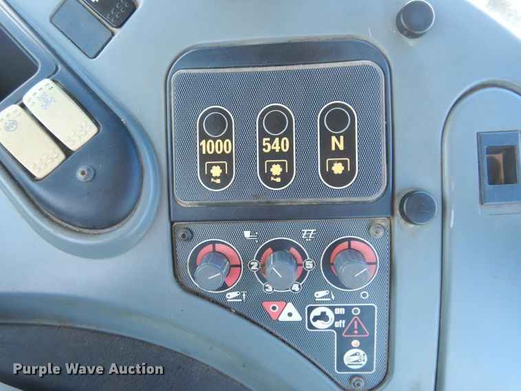 image for item DH6458 2008 Challenger MT635B MFWD tractor