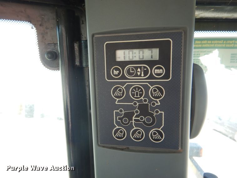 image for item DH6458 2008 Challenger MT635B MFWD tractor