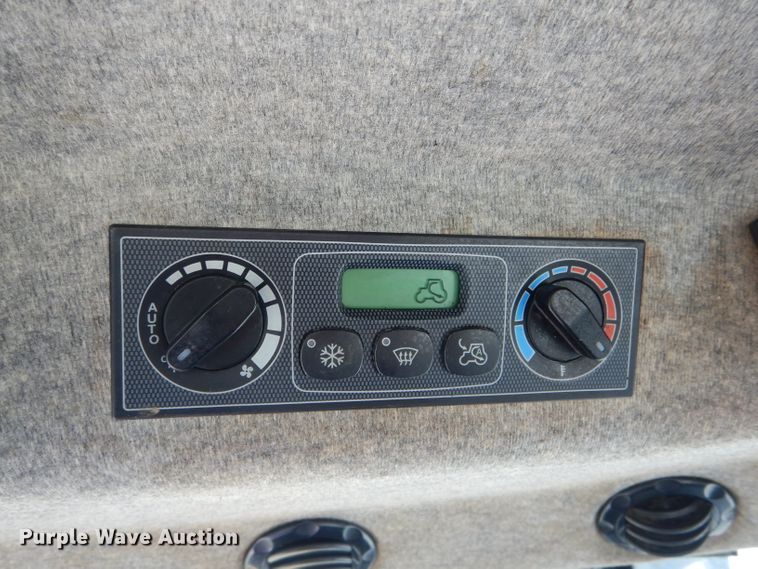 image for item DH6458 2008 Challenger MT635B MFWD tractor