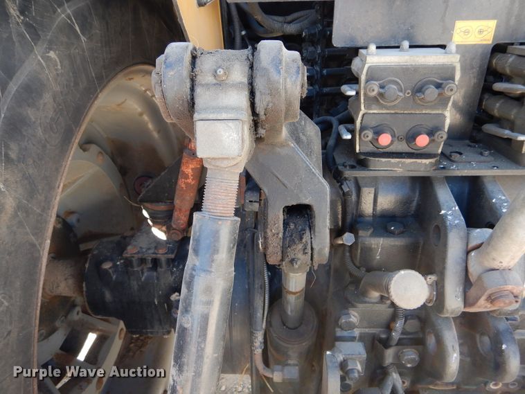 image for item DH6458 2008 Challenger MT635B MFWD tractor