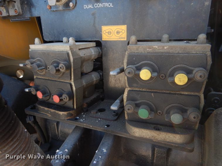 image for item DH6458 2008 Challenger MT635B MFWD tractor