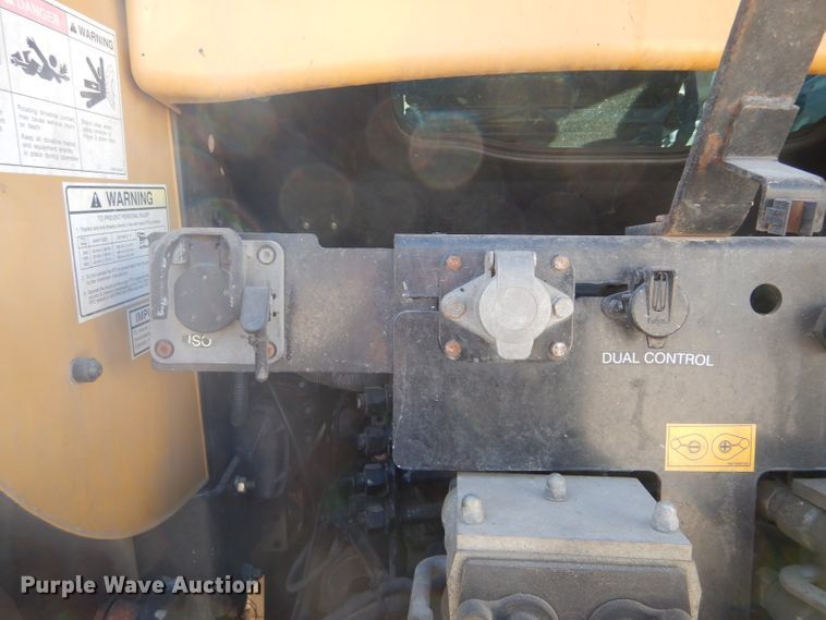 image for item DH6458 2008 Challenger MT635B MFWD tractor