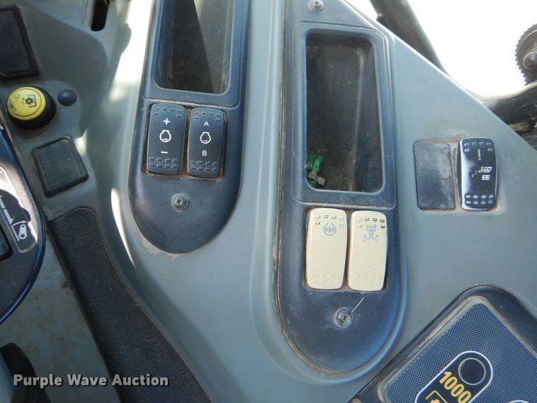 image for item DH6459 2008 Challenger MT635B MFWD tractor