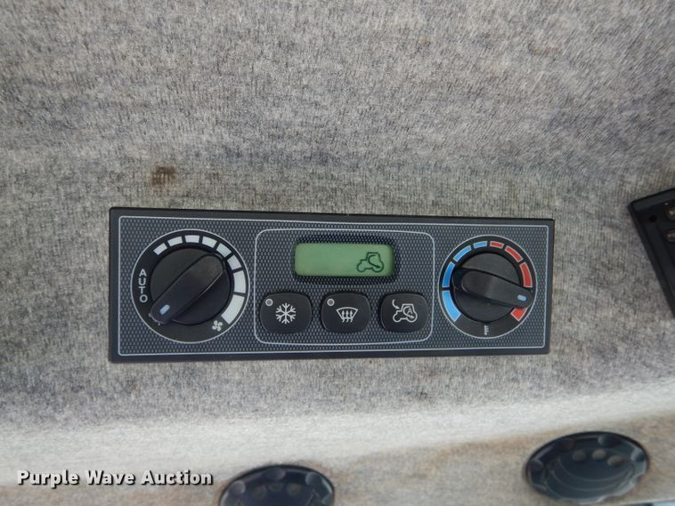 image for item DH6459 2008 Challenger MT635B MFWD tractor