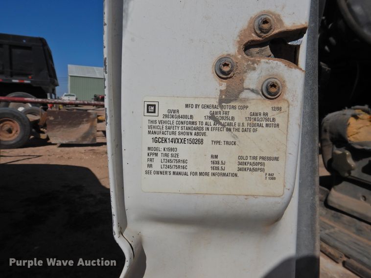 image for item DI0036 1999 Chevrolet Silverado 1500 pickup truck