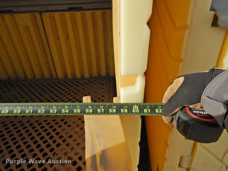 image for item DI0050 (13) Ultratec Ultra-Hard top spill pallets