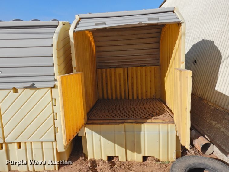 image for item DI0050 (13) Ultratec Ultra-Hard top spill pallets