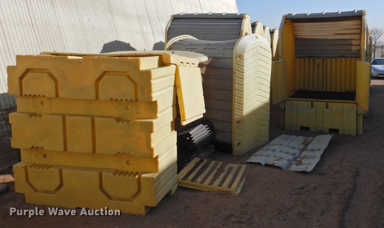 image for item DI0050 (13) Ultratec Ultra-Hard top spill pallets