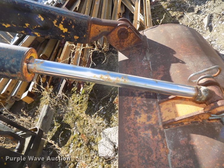 image for item DO9404 Midwestern Industries 101A loader