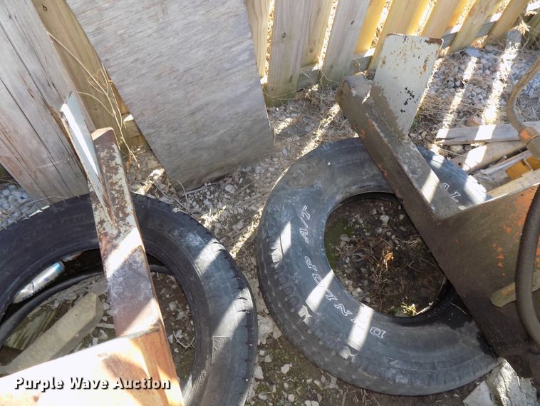 image for item DO9404 Midwestern Industries 101A loader