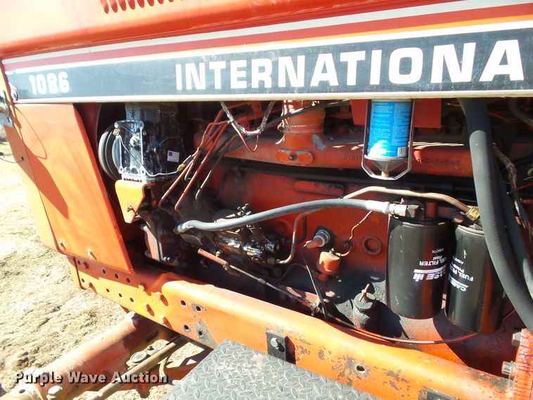 image for item EM9926 1976 International 1086 tractor